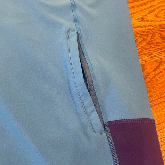 Mens lightweight all weather Patagonia rain jacket. Perfect condition - Picture 2 of 6